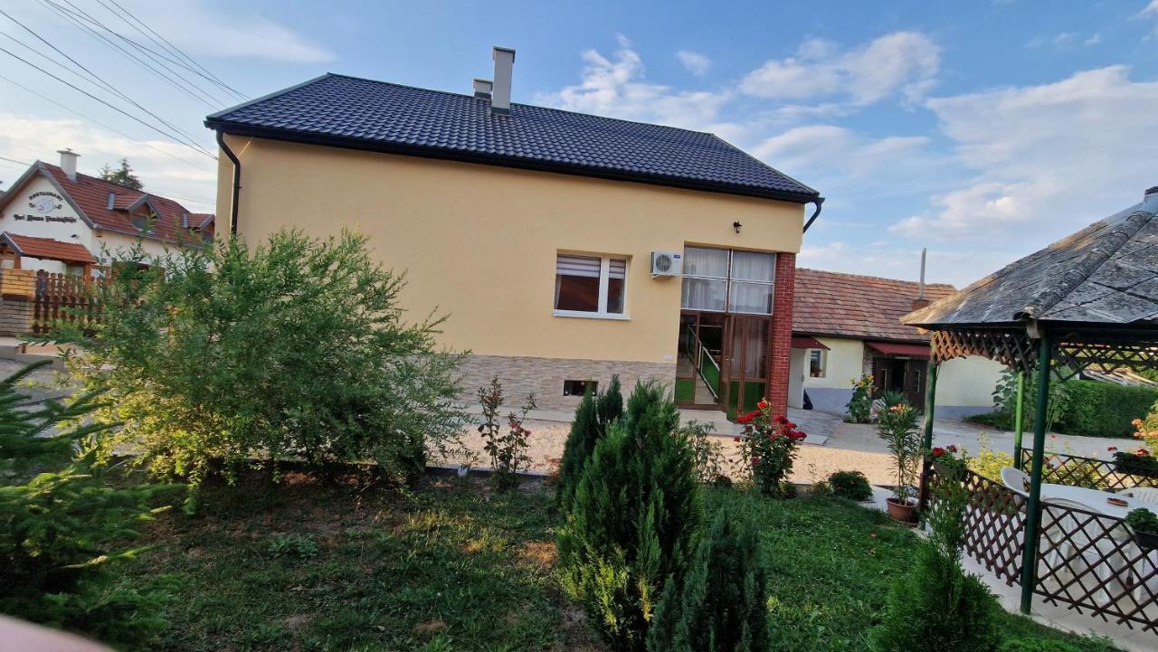 Inna Apartman Heviz Exterior photo